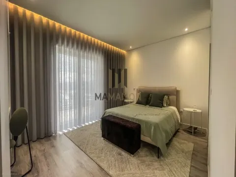 T3 COMO NOVO &#124; TERRAÇO PRIVATIVO &#124; ZONA PREMIUM