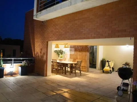 Apartamento T5 triplex de 3 frentes com piscina ao colégio luso francês