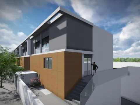 Moradia T3 de 3 frentes e jardim em construção em Águas Santas