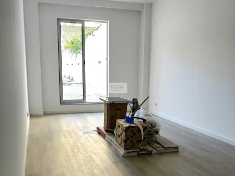 Apartamento T2 com terraço de 255m2 em Matosinhos