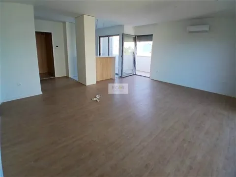 Apartamento T3 novo com varanda à Santa Rita, pronto a habitar