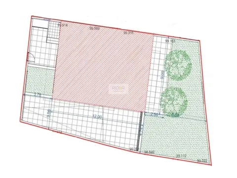 Moradia T3 de 3 frentes e jardim em construção no centro da Maia