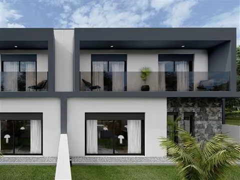 House T4 in Aveiro, Oiã, with garden