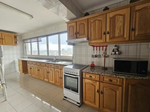 Apartamento T4 Aveiro, centro da cidade com vistas deslumbrantes para a cidade e salinas