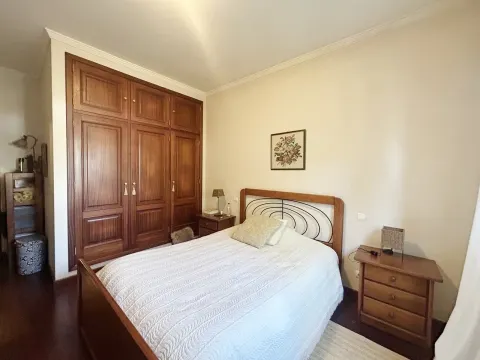 4-bedroom house in Aveiro, Oiã, close to the city center