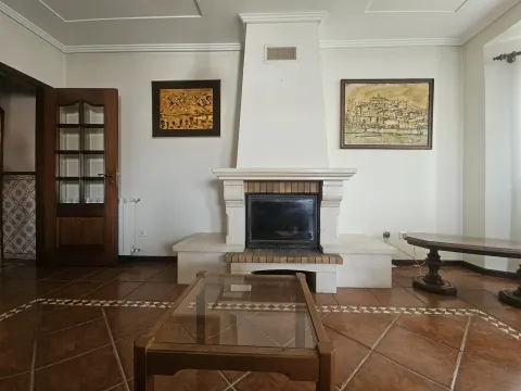 3-Bedroom Duplex House in Aveiro, São Bernardo