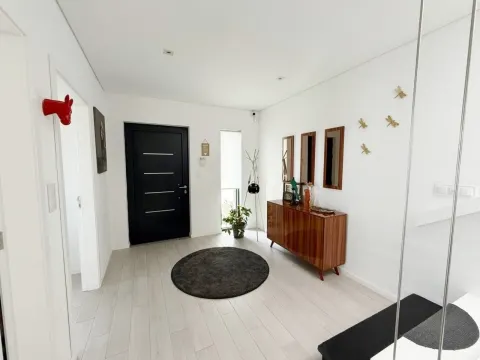 Chalet T4 en Aveiro, Esgueira, de arquitectura moderna