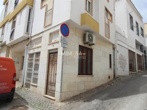 78 m² shop ready to use in the historic centre of Lagos