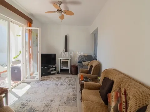 Moradia Independente com Jardim e Potencial para Piscina, Aljezur