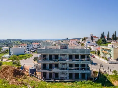 Apartamento de 3 suites con vistas en Mexilhoeira Grande
