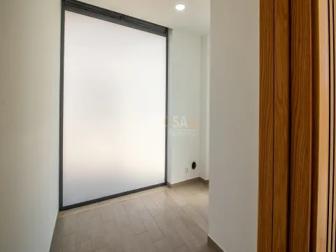 Loja em Localização Central - Junto à Câmara Municipal de Lagos