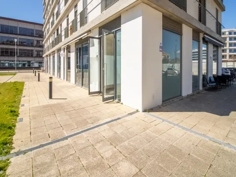 Loja em Localização Central - Junto à Câmara Municipal de Lagos