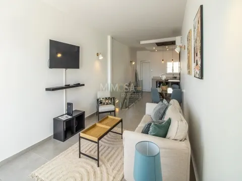 T2 Duplex Renovado com Vista Mar | 100m da Praia da Luz