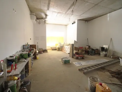 Shop in excellent location in the center of Ferragudo