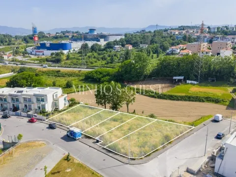 Loteamento composto por 5 lotes p/ construção moradias - Dume (Nova Arcada)