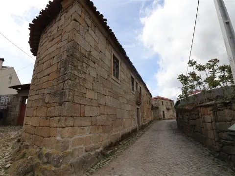 Quinta para venda em Vale de Telhas - Mirandela.