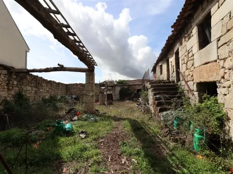 Quinta para venda em Vale de Telhas - Mirandela.