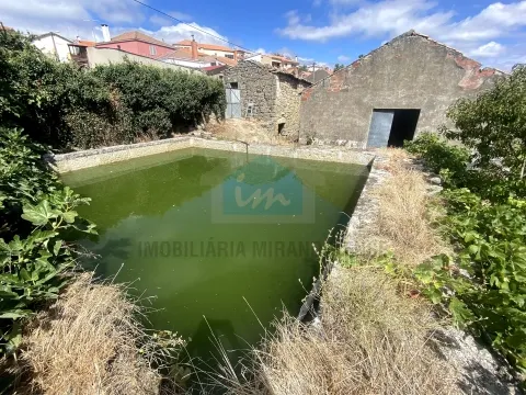Terreno para construção em Vilarinho da Castanheira