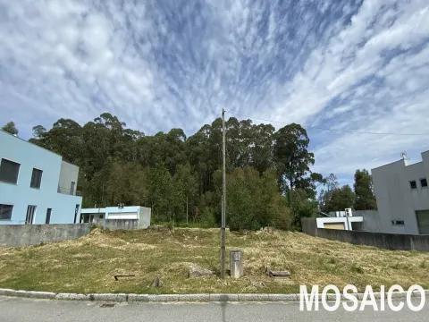 Lote de Terreno duplex de 4 habitaciones