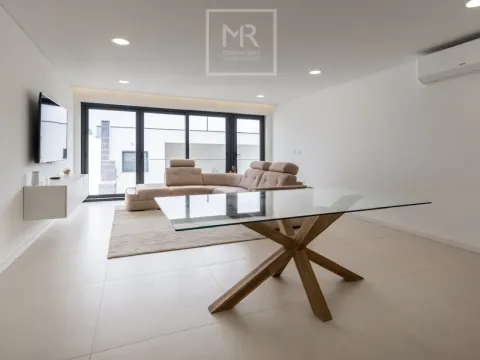 Moradia T3 Arquitetura Moderna – Oiã, Oliveira do Bairro