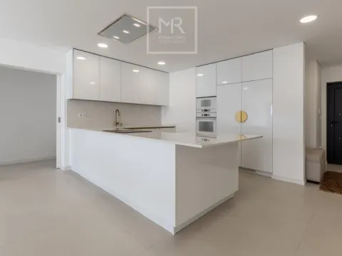 Moradia T3 Arquitetura Moderna – Oiã, Oliveira do Bairro