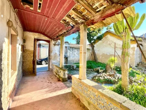 Moradia para Restaurar >=T10