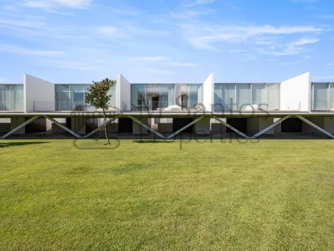 LEIRIA - Obidos  -  Moradia T3 no Bom Sucesso Resort – Conforto, Design e Natureza