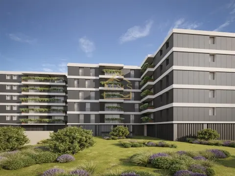 Apartamento T2 Novo, Ultimo Piso, Varanda, Garagem, Porto