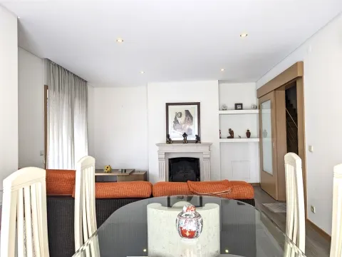 Duplex 3 chambres à louer - Entièrement meublé et équipé