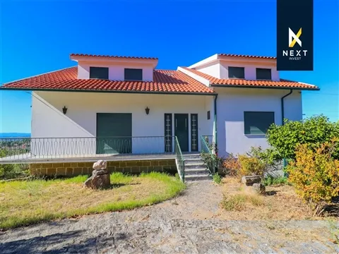 Moradia Isolada T7 em Gouveia – Um Refúgio de Tranquilidade e Charme na Serra da Estrela