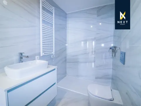 Loja Comercial Nova e apartamento T2 para venda em Viseu.