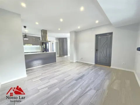 Fantástica Moradia T4 na Reboreda com garagem e espaço exterior