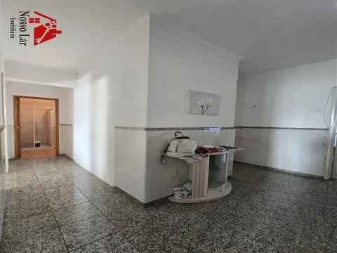 EXCLUSIVO! - Venda de apartamento T4 com garagem na zona dos Ciprestes, em Setúbal