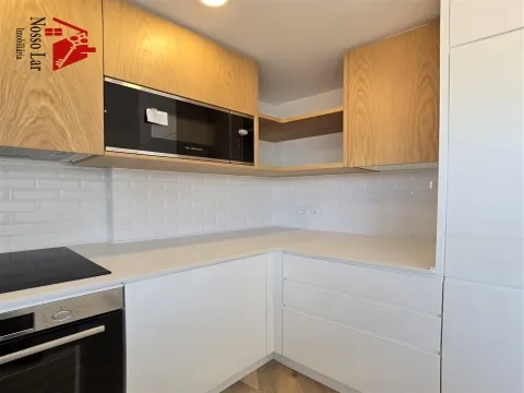 Apartamento T4 na Aranguês com vista rio totalmente remodelado