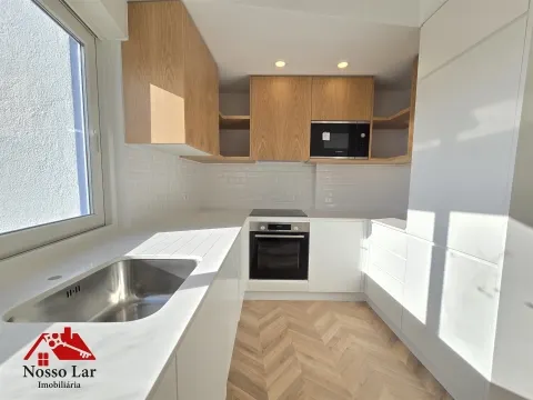 Apartamento T4 na Aranguês com vista rio totalmente remodelado