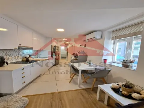 EXCLUSIVO - Glamorosa Moradia T2 com Terraço no Bairro Santos Nicolau, Setúbal. 