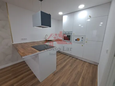 Excelente Prédio Remodelado em Palmela