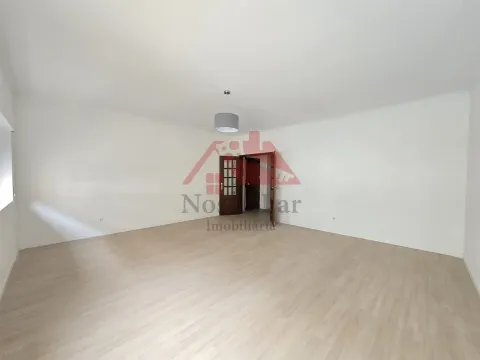 Apartamento T2 com Excelente Luminosidade 