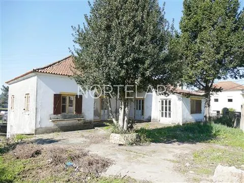 Terreno com Moradia e PIP Aprovado – Ribeirão, Famalicão