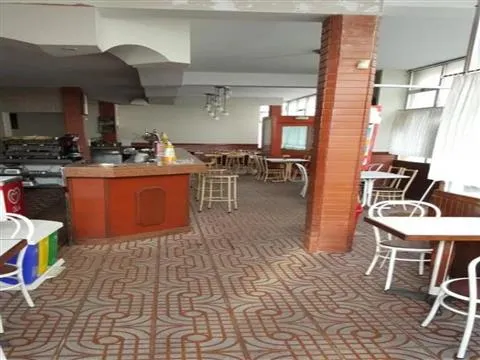 Loja com 298 m2 próximo da praia para restauração. Póvoa de Varzim | Nova Imobiliária