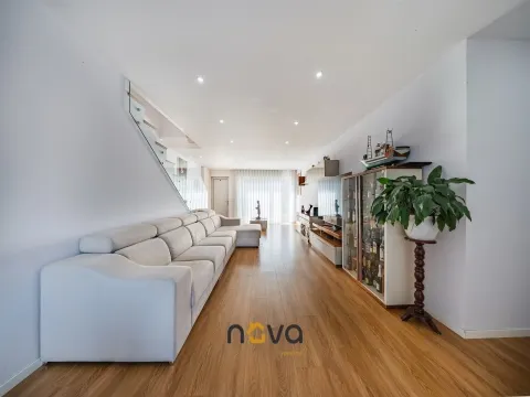  Moradia Geminada T3 em Palmeira de Faro, Esposende