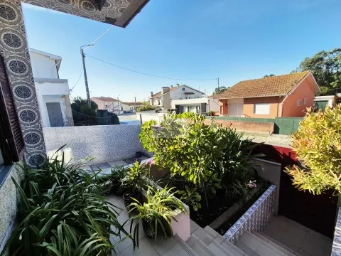 Moradia isolada T3 em Perafita