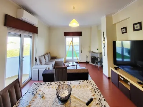 Apartamento T3, com Terraço