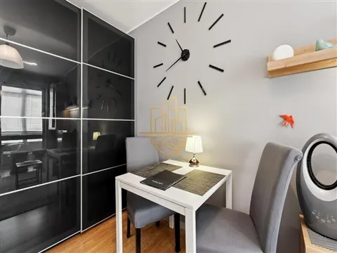 T1 Remodelado e Mobilado com Marquise | Centro do Porto