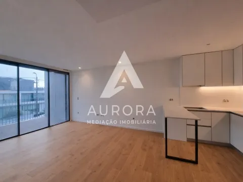 Apartamento T2 último piso - Vista mar - Varanda Sul - 3 Lugares de garagem + Arrumos