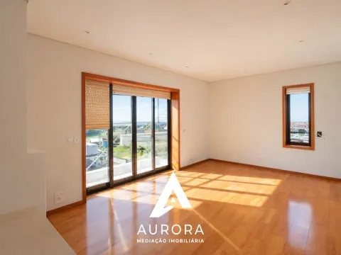 Apartamento T2 para Arrendamento – Excelente Exposição Solar (Poente/Sul)