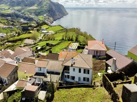 Moradia T4 em Povoação