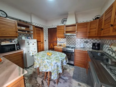 Apartamento T3 na Fajã de Baixo, em Ponta Delgada