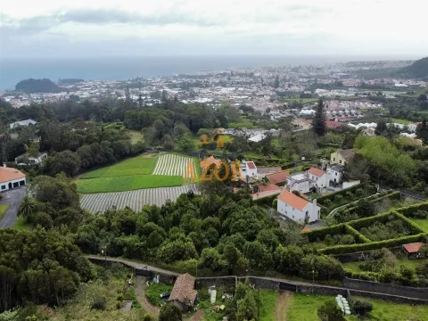 Terreno Rústico na Fajã de Baixo