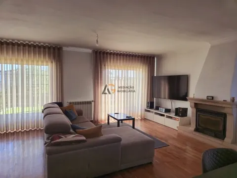 Moradia Isolada T4 à venda em Ilhavo